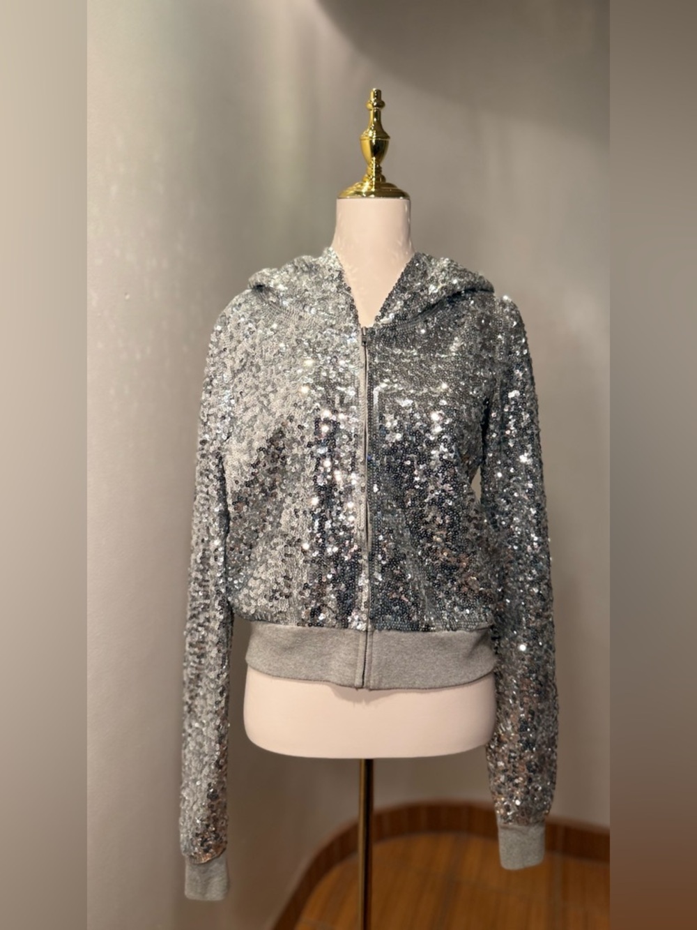 PINK VINTAGE RARE Victoria's Secret Silver Sequin Hoodie Jacket LOVE PINK Size M - Picture 2 of 8